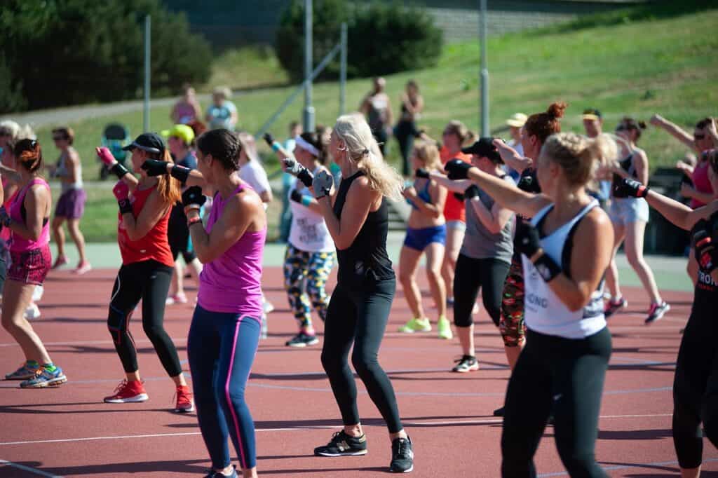 Sportieve activiteiten teambuilding event toppers